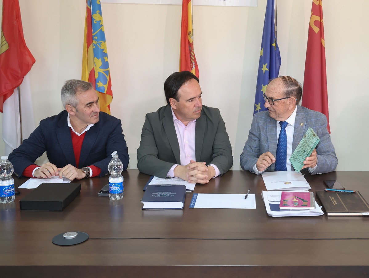 Concejales PP Monóvar reunión Júcar-Vinalopó. Juanfran Pérez Llorca